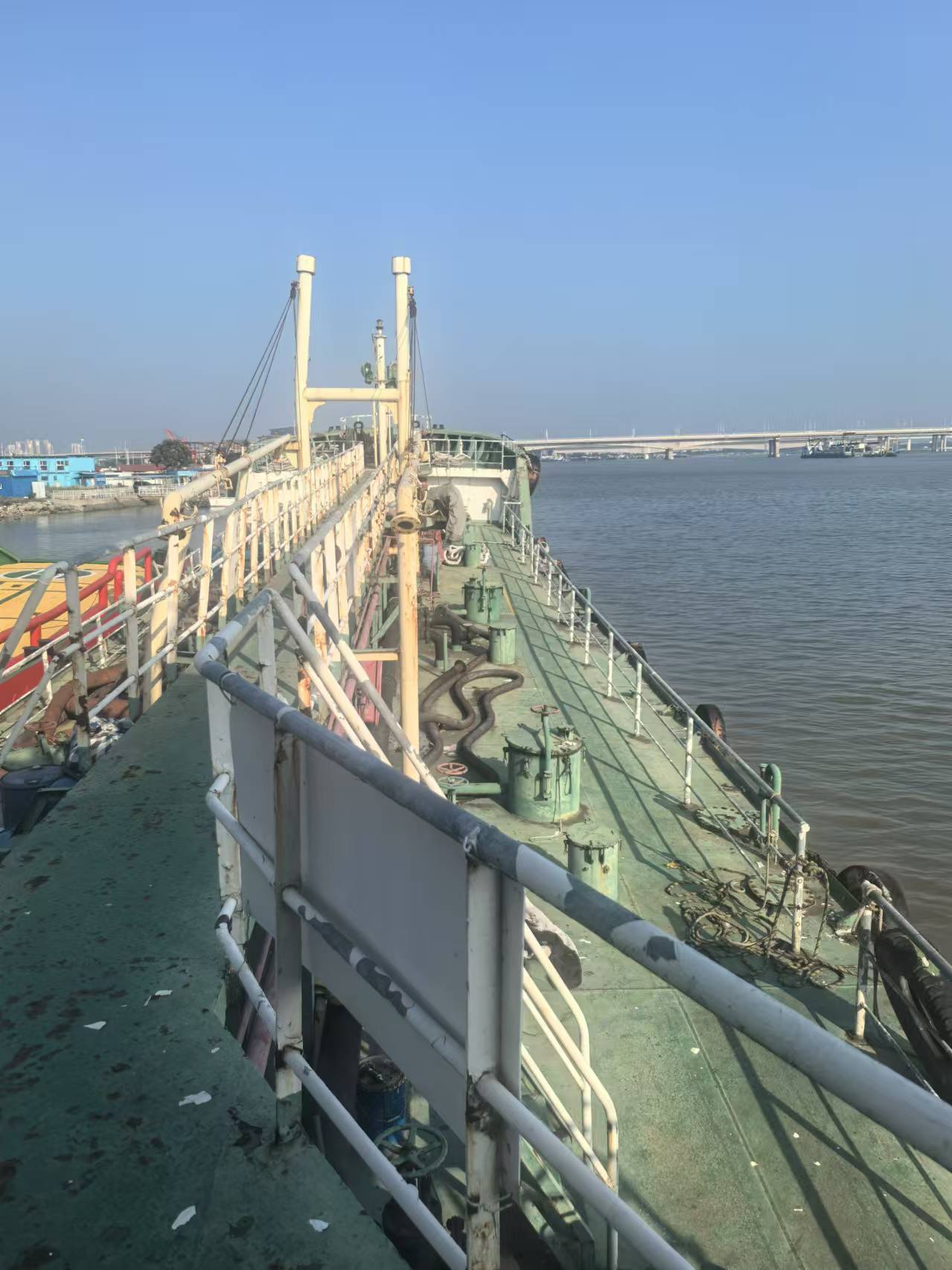 2011年-900噸-油船