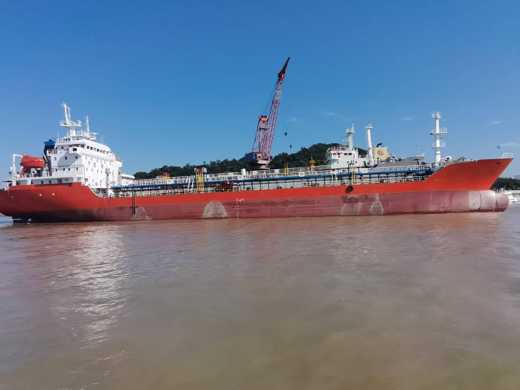 ?2012年-6700噸-油船